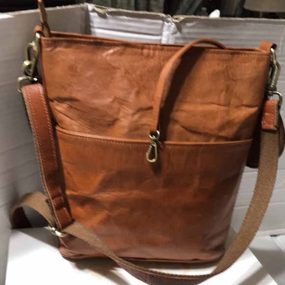 Berliner Sofia leather crossbody bag with 2 outside slip pockets and pouch. NWOT - Picture 3 of 14